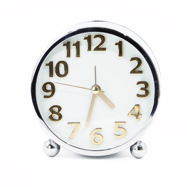 Horloge Alarme Rétro Argenté avec Sonnerie Classique – Design Vintage pour Table de Nuit Horloge Alarme Rétro Argenté avec Sonnerie Classique – Design Vintage pour Table de Nuit