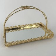 Plateau Doré Rectangulaire avec Bordure Perlée et Poignée Arquée 30/19 Plateau Doré Rectangulaire avec Bordure Perlée et Poignée Arquée 30/19