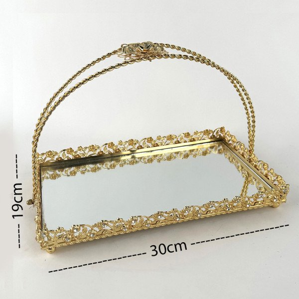 Plateau Doré Rectangulaire avec Bordure Perlée et Poignée Arquée 30/19 Plateau Doré Rectangulaire avec Bordure Perlée et Poignée Arquée 30/19