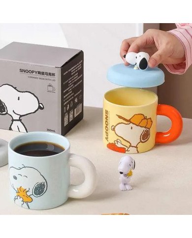 Mug Chop en Céramique avec Couvercle Snoopy Jaune 450 ml Mug Chop en Céramique avec Couvercle Snoopy Jaune 450 ml