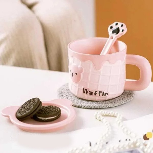 Mug Chop en Céramique avec Couvercle Sous-tasse et Cuillère Waffle 450 Mug Chop en Céramique avec Couvercle Sous-tasse et Cuillère Waffle 450