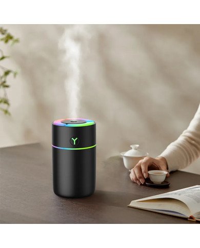 Diffuseur d'Huile Essentielle et Humidificateur d’Air LED 230 ml Diffuseur d'Huile Essentielle et Humidificateur d’Air LED 230 ml