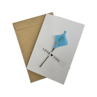 Carte de vœux décorée fleurs et plumes séchées