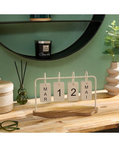 Calendrier décoratif en métal – Style industriel